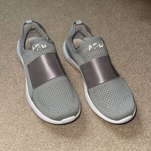 APL Women’s Athletic Propulsion Lab TechLoom Bliss cement/white size 5